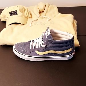 Men's  L Pale Yellow Abercrombie & Fitch hoodie w/ matching hat and shoes